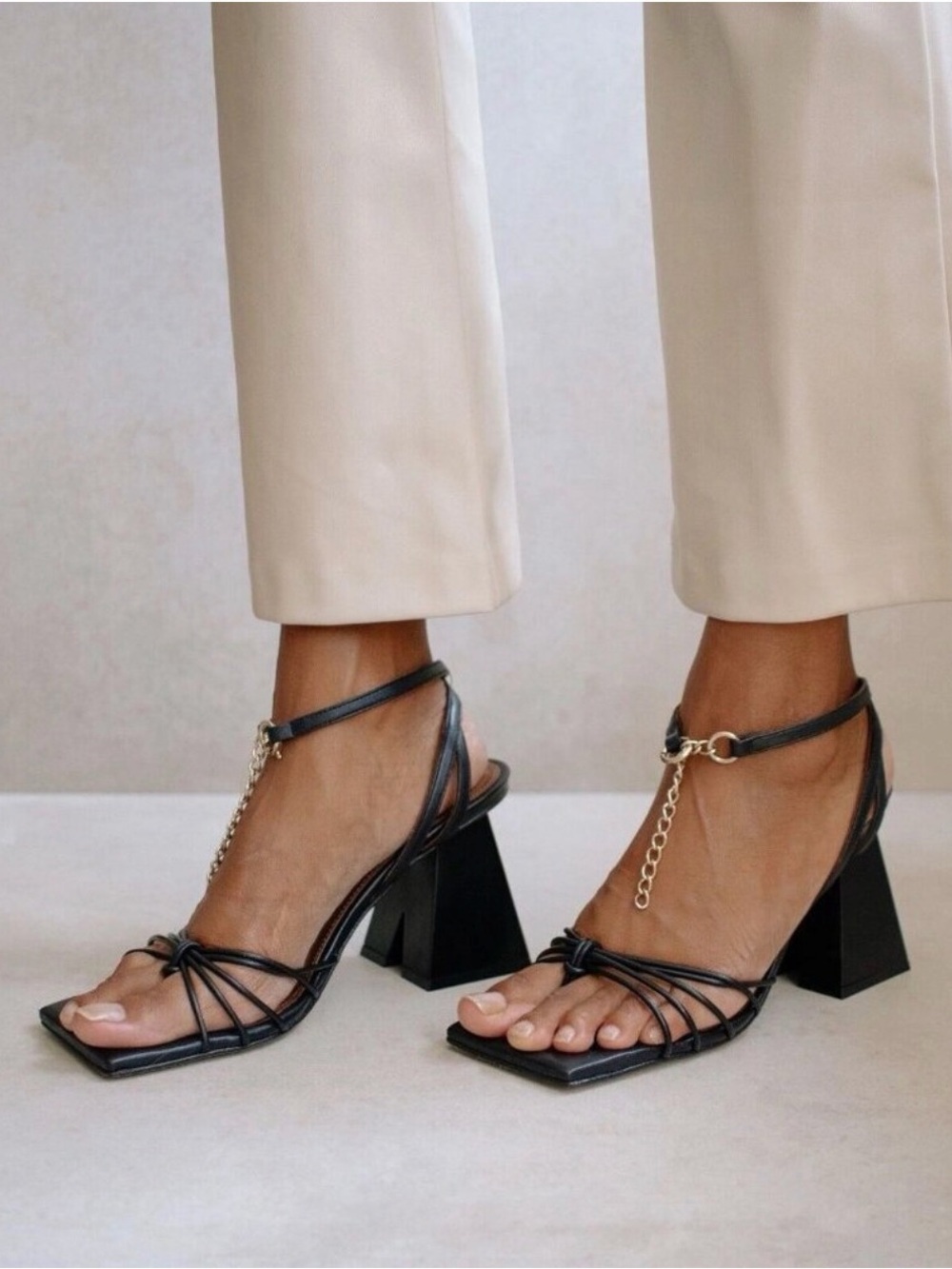 ALOHAS Black Leather Ankle Strap Square Toe Block Heel Sandals Sz 37 US 6.5-7
